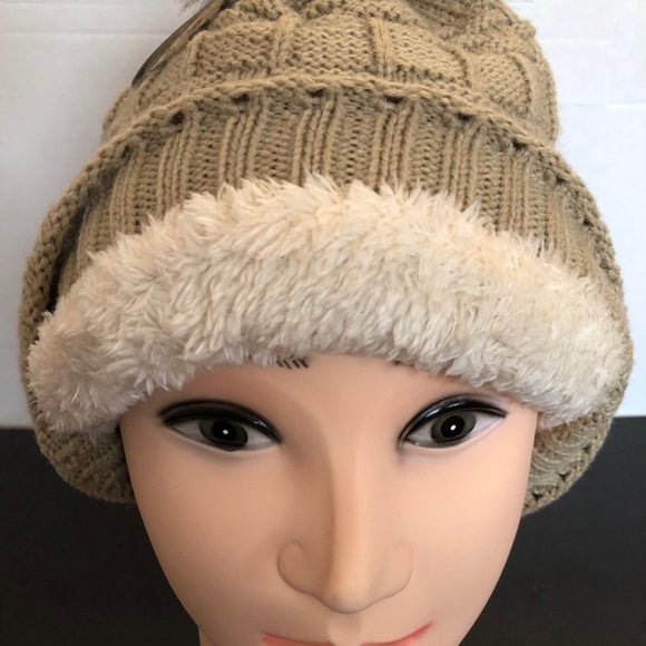 COPY - WOMENS WINTER BEANIE HAT/ 2 PIECES (WHITE/ BEIGE) - Picture 9 of 10